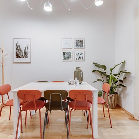Modern Quiet Apt Next To Wenceslas Square - Vs Prag Exterior foto